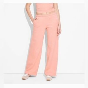 Wild Fable Women's High-Rise Straight Leg Sweatpants Fairhaven Peach